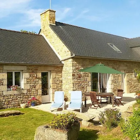 Granite Stone House With Fireplace, Holiday home Plouguerneau